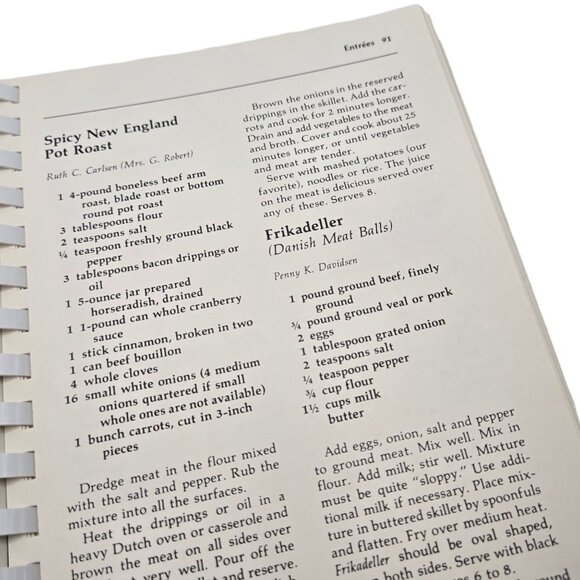 Entertaining Arts Cookbook University Of Iowa Recipe Book Performers Patrons - Picture 8 of 16